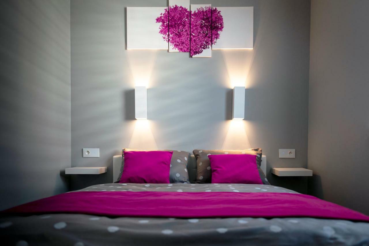 Apartment Elegance Pink Rewal